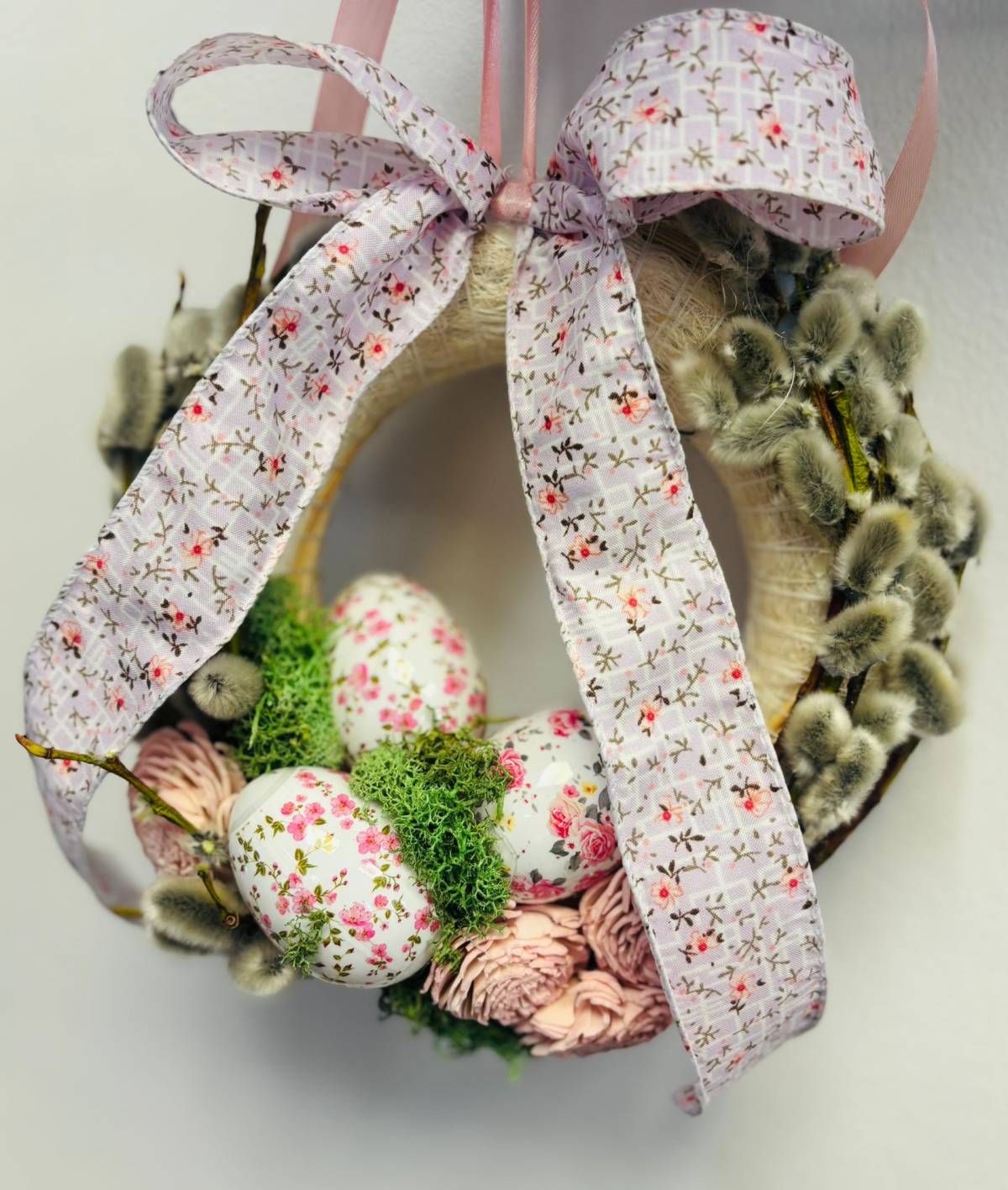 Coroniță Pascală în Stil Romantic