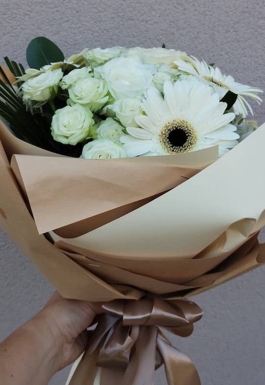 Buchet cu Flori Mix Albe