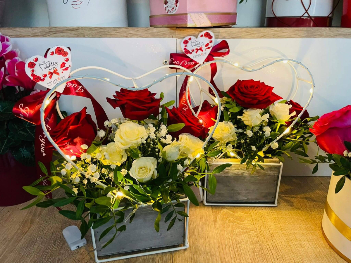 Aranjament Formă Inimă cu LED 